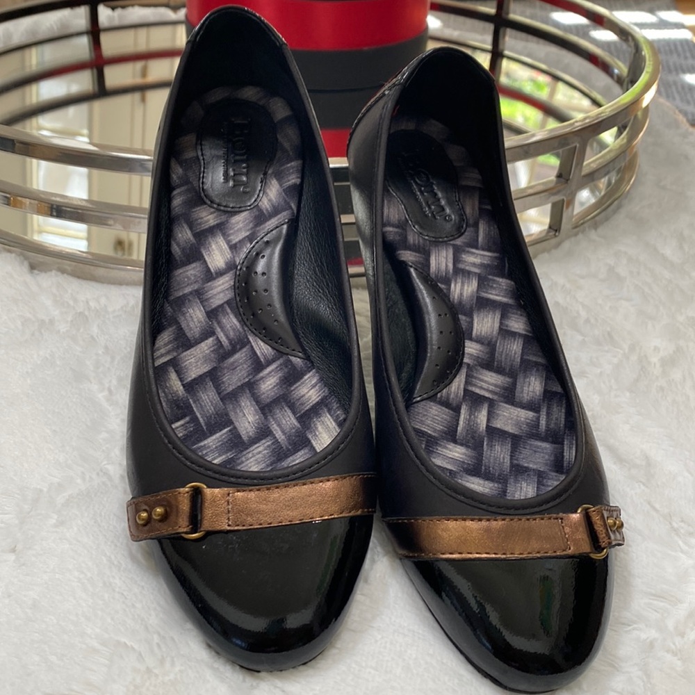 Born flats black